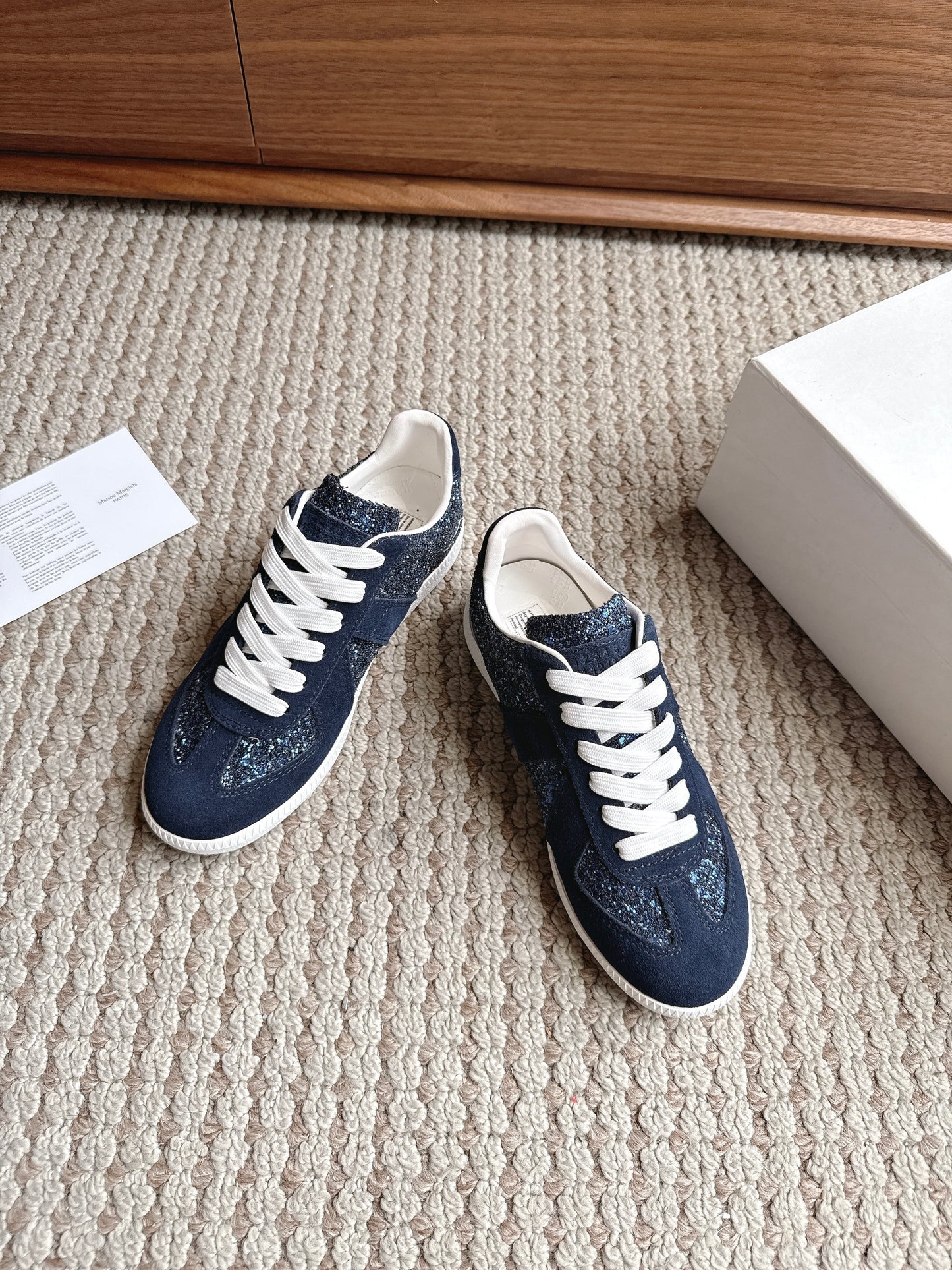 Maison Blue Shine