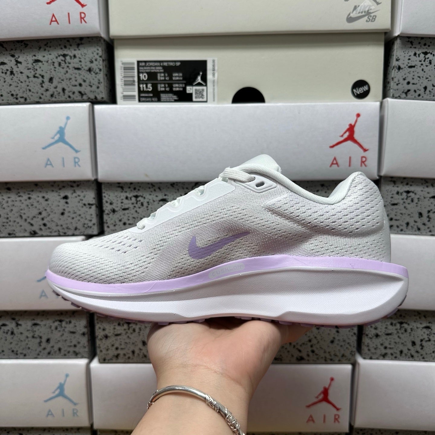 Winflo 11 White Lilac Bloom