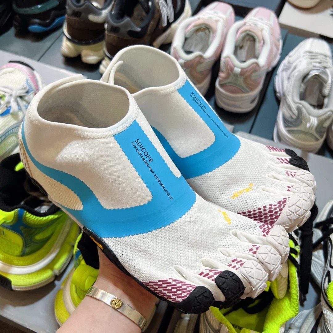 Suicoke White and Blue
