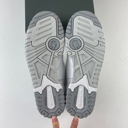 550 White Concrete Black