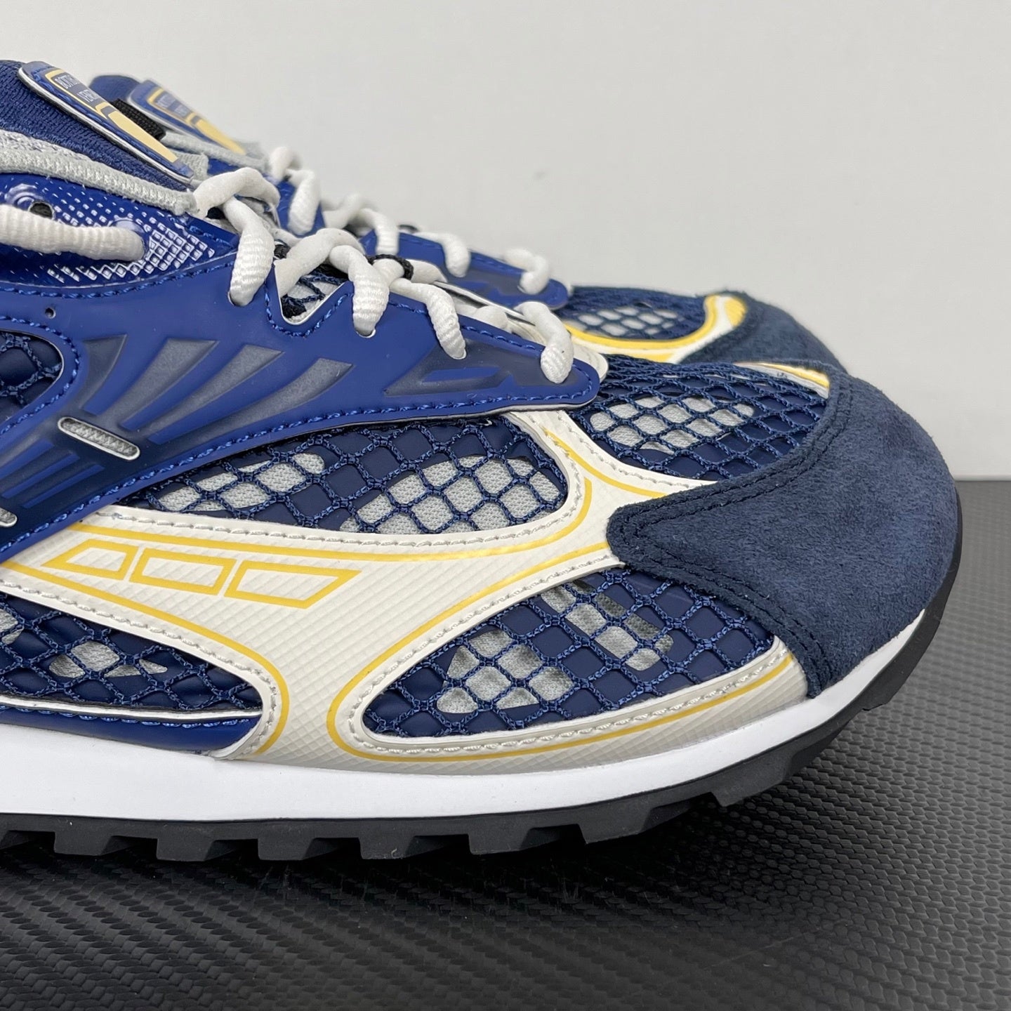 BV Orbit Blue and White