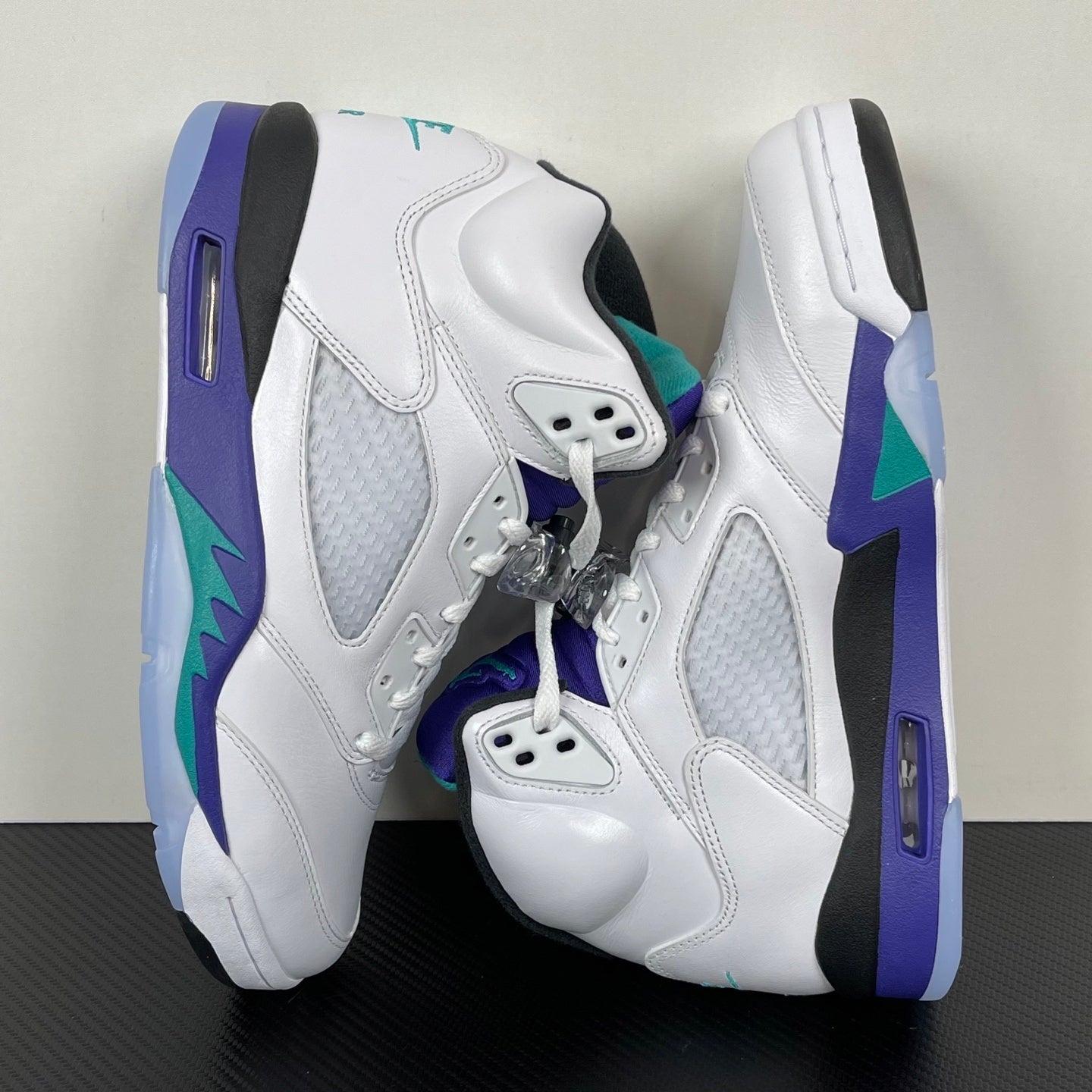 AJ 5 Grape