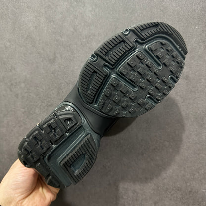 V2K Run Triple Black