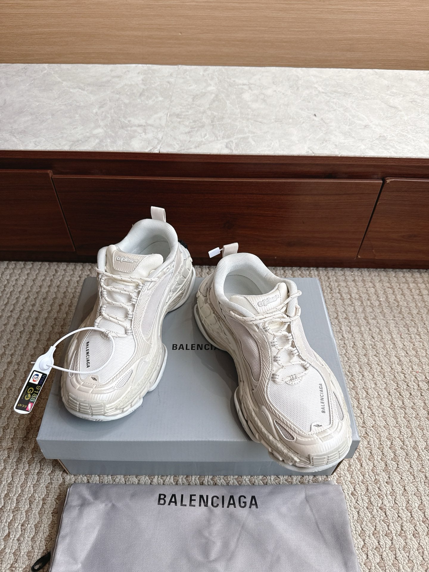 BLG Triple S.2 White