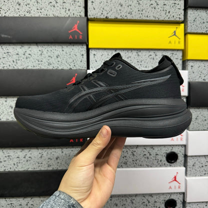 GEL-NIMBUS 28 Black