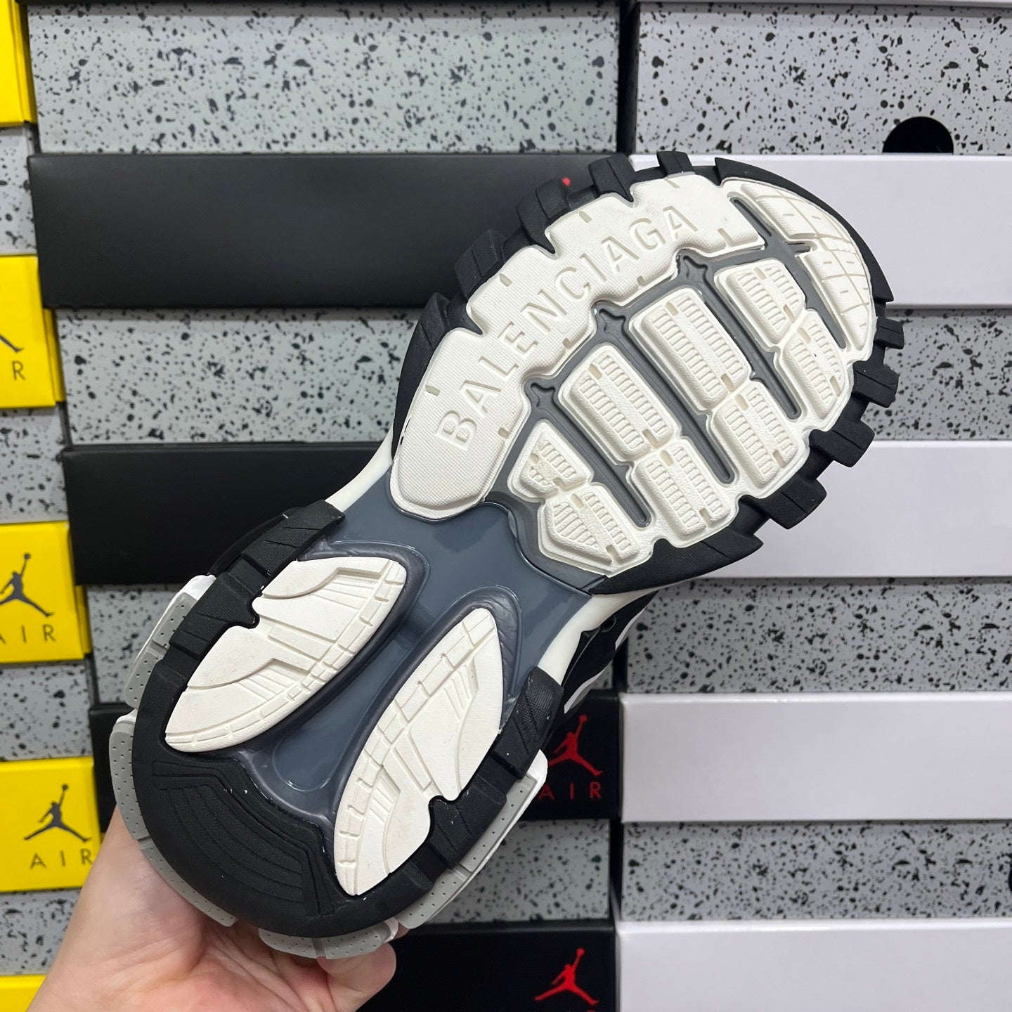 BLG Track White Black Grey