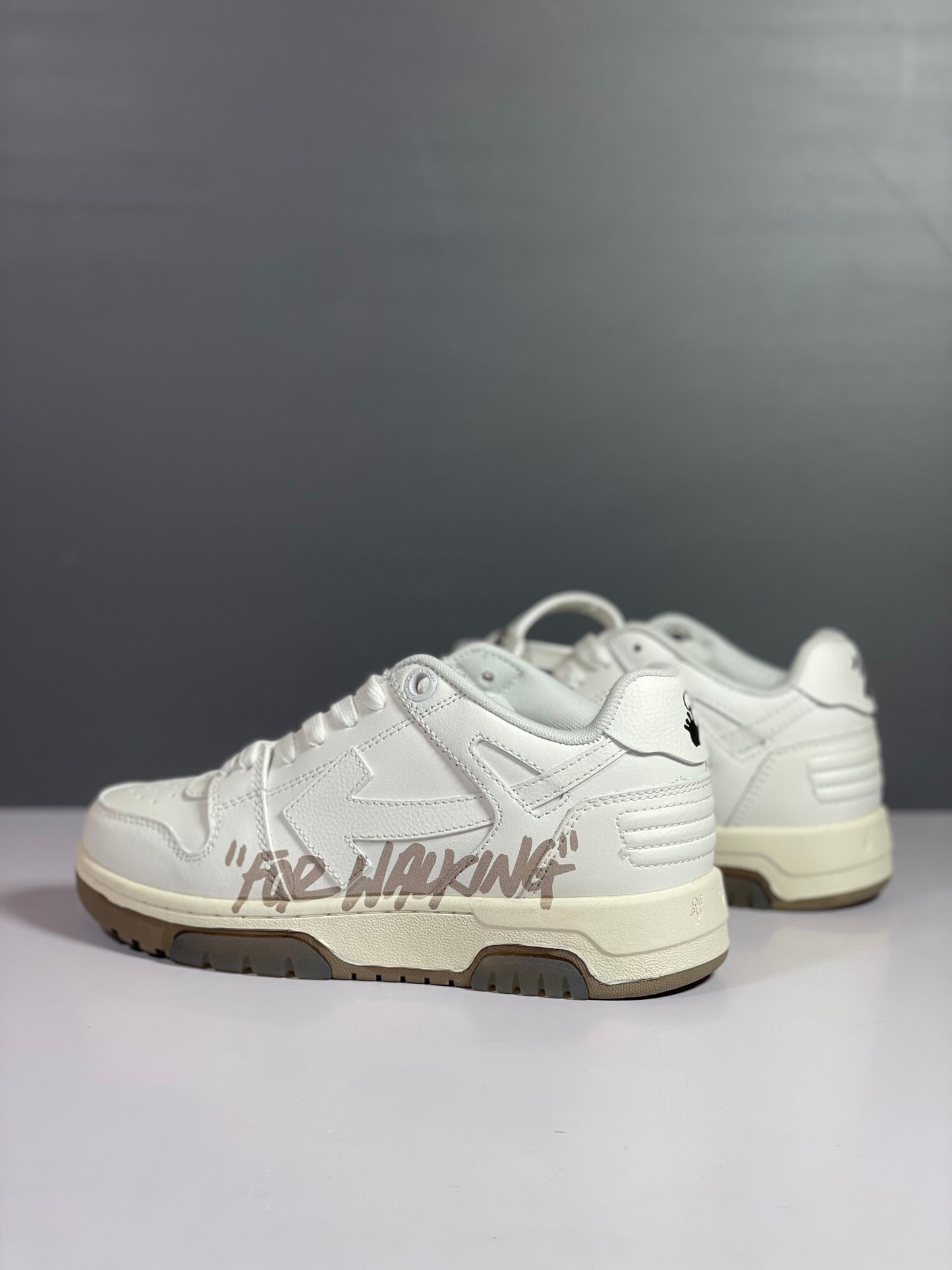 For Walking White Sole Brown