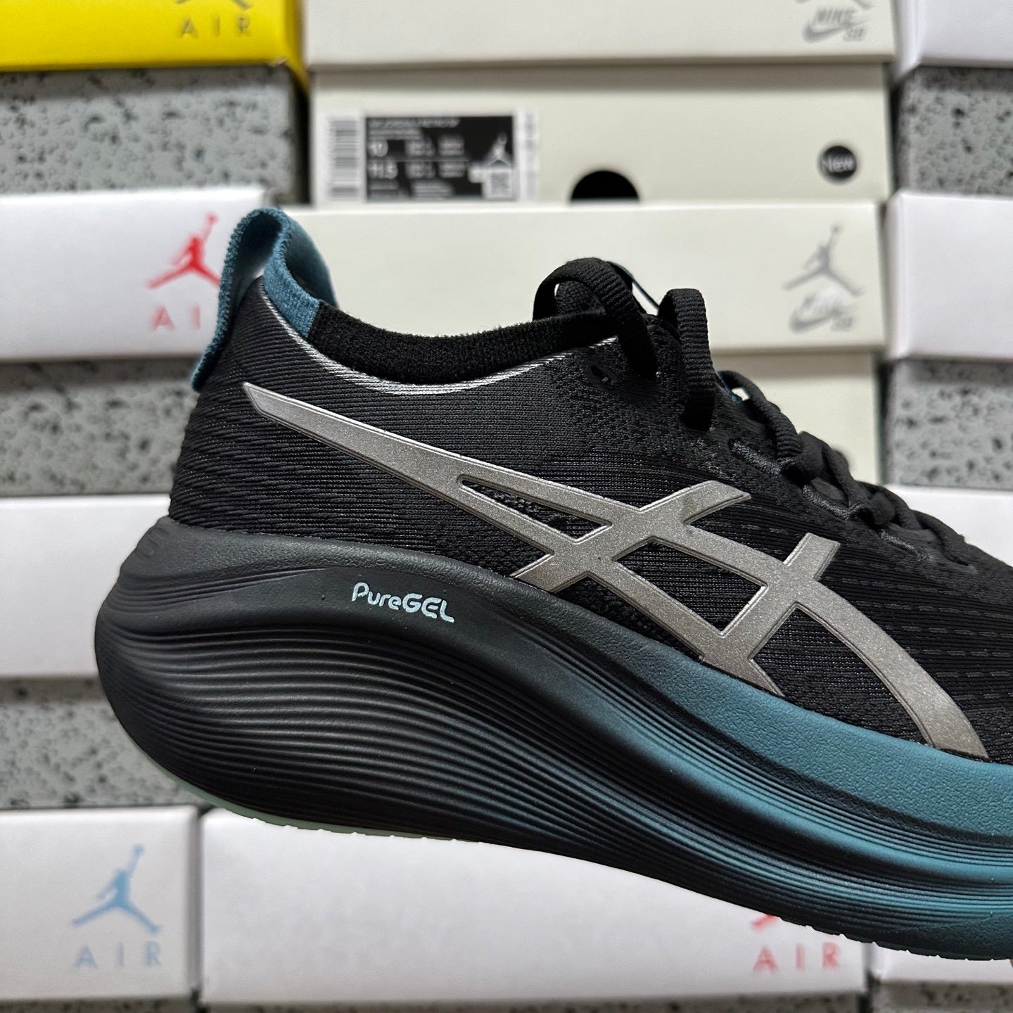 GEL-NIMBUS 27 Black/Clay Grey