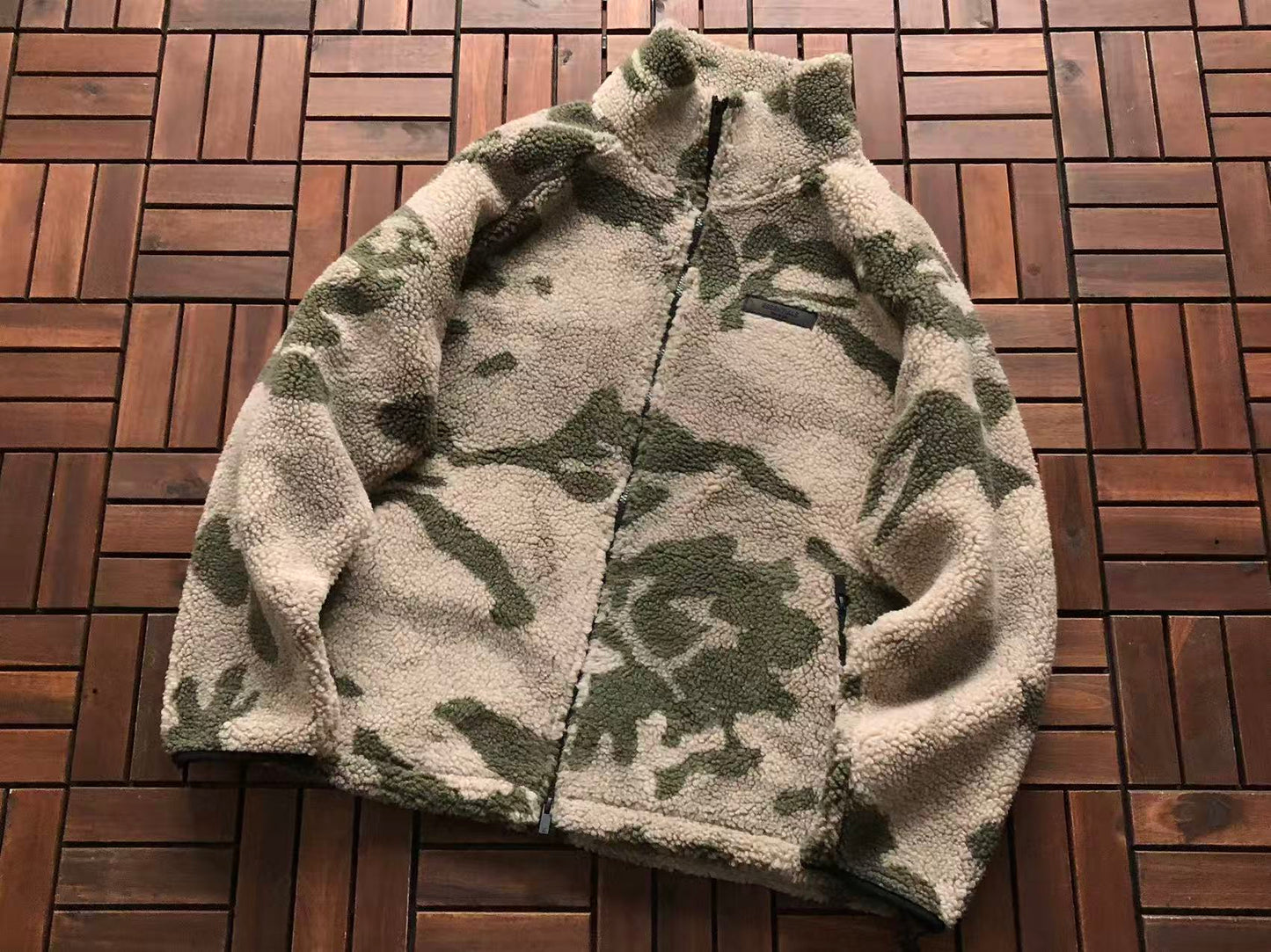 Conjuntos Essentials
