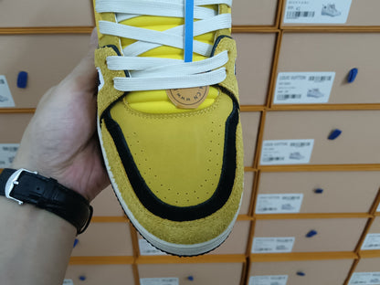 Trainer Yellow