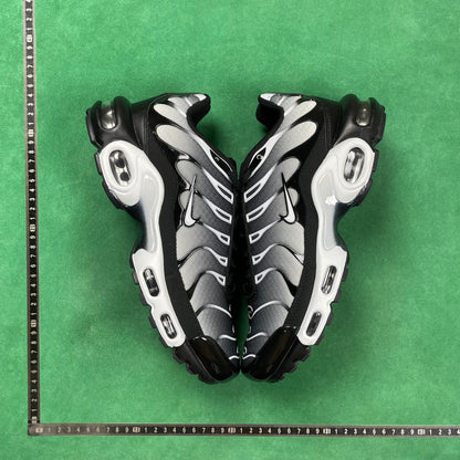 TN Black Metallic Silver