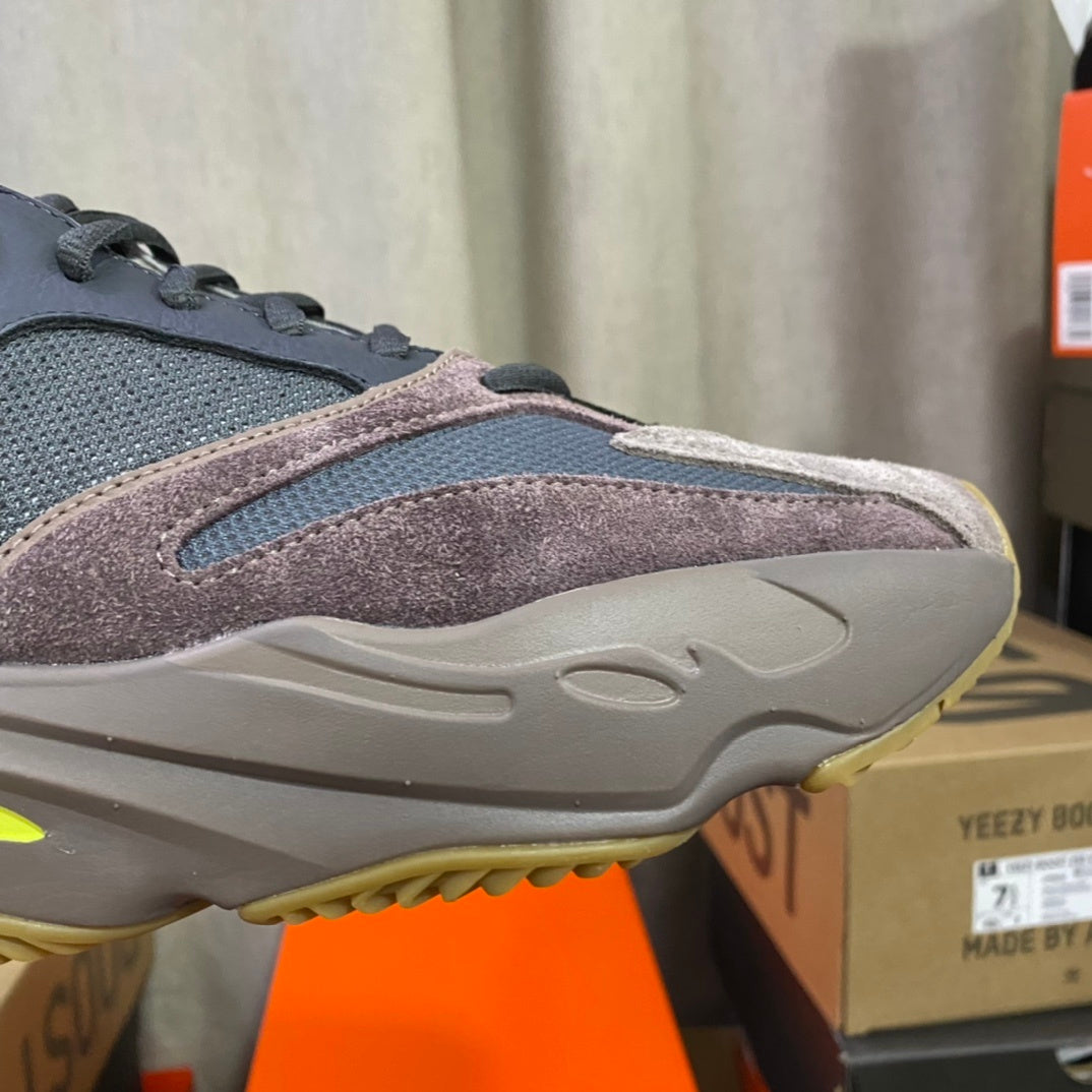 700 Black Purple