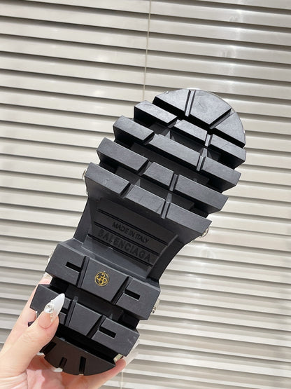 Bulldozer Boots