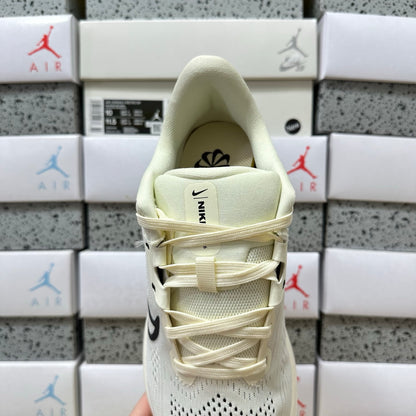 Quest 6 Coconut Milk/Black/Sail