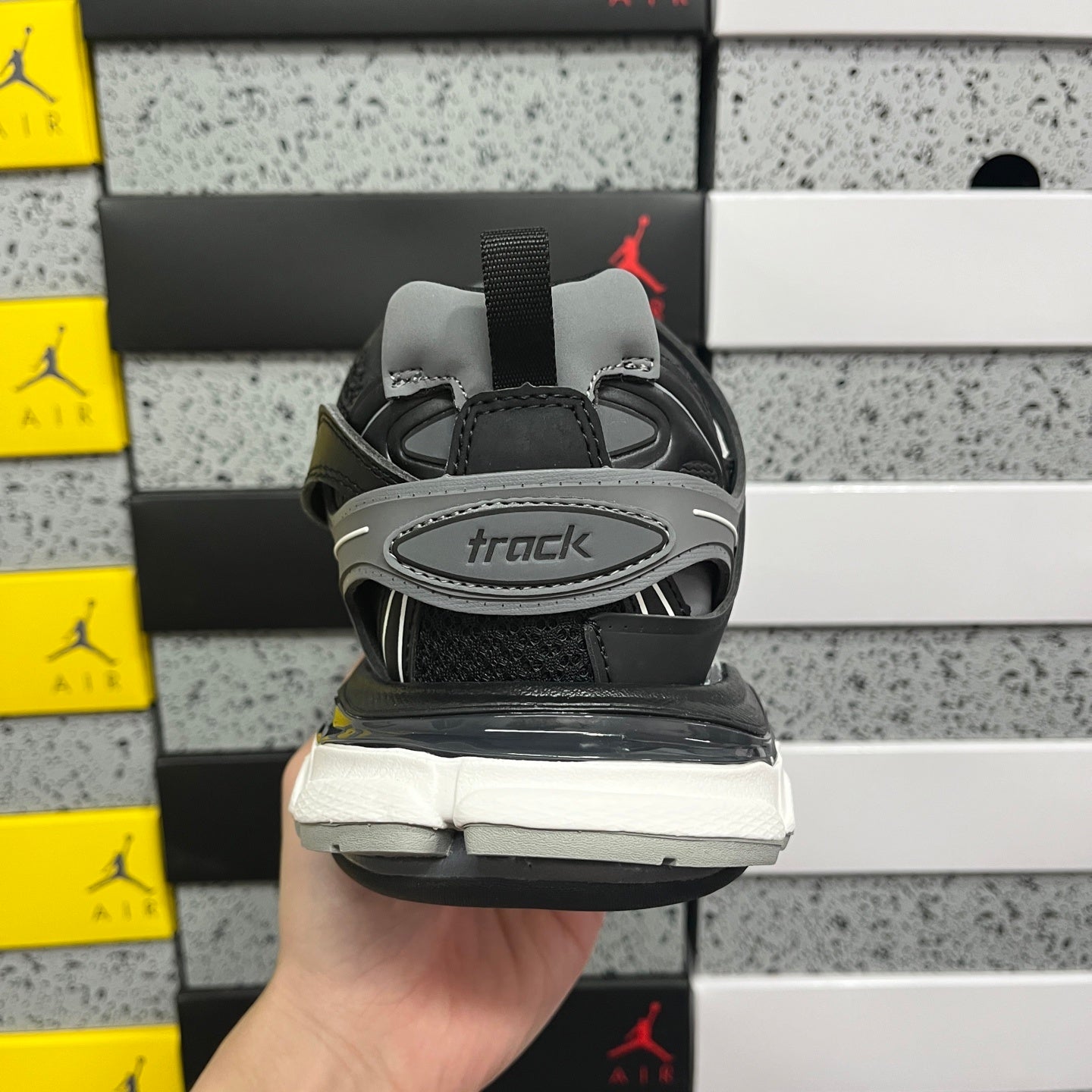 BLG Track White Black Grey