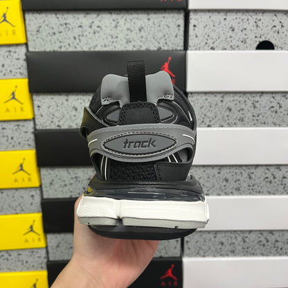 BLG Track White Black Grey