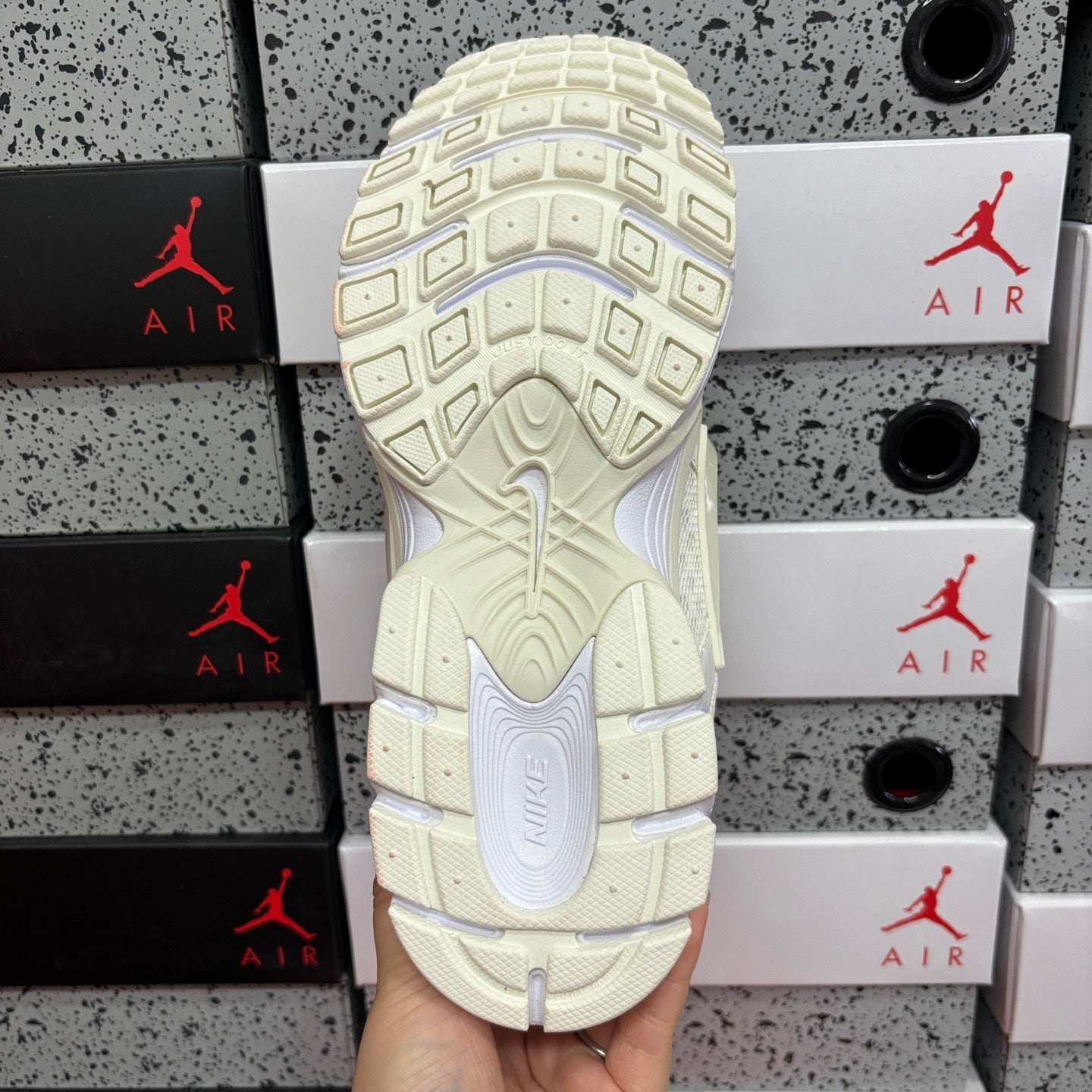 V5 RNR Beige