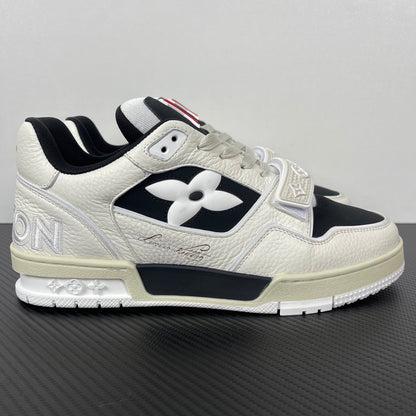 Trainer White and Black