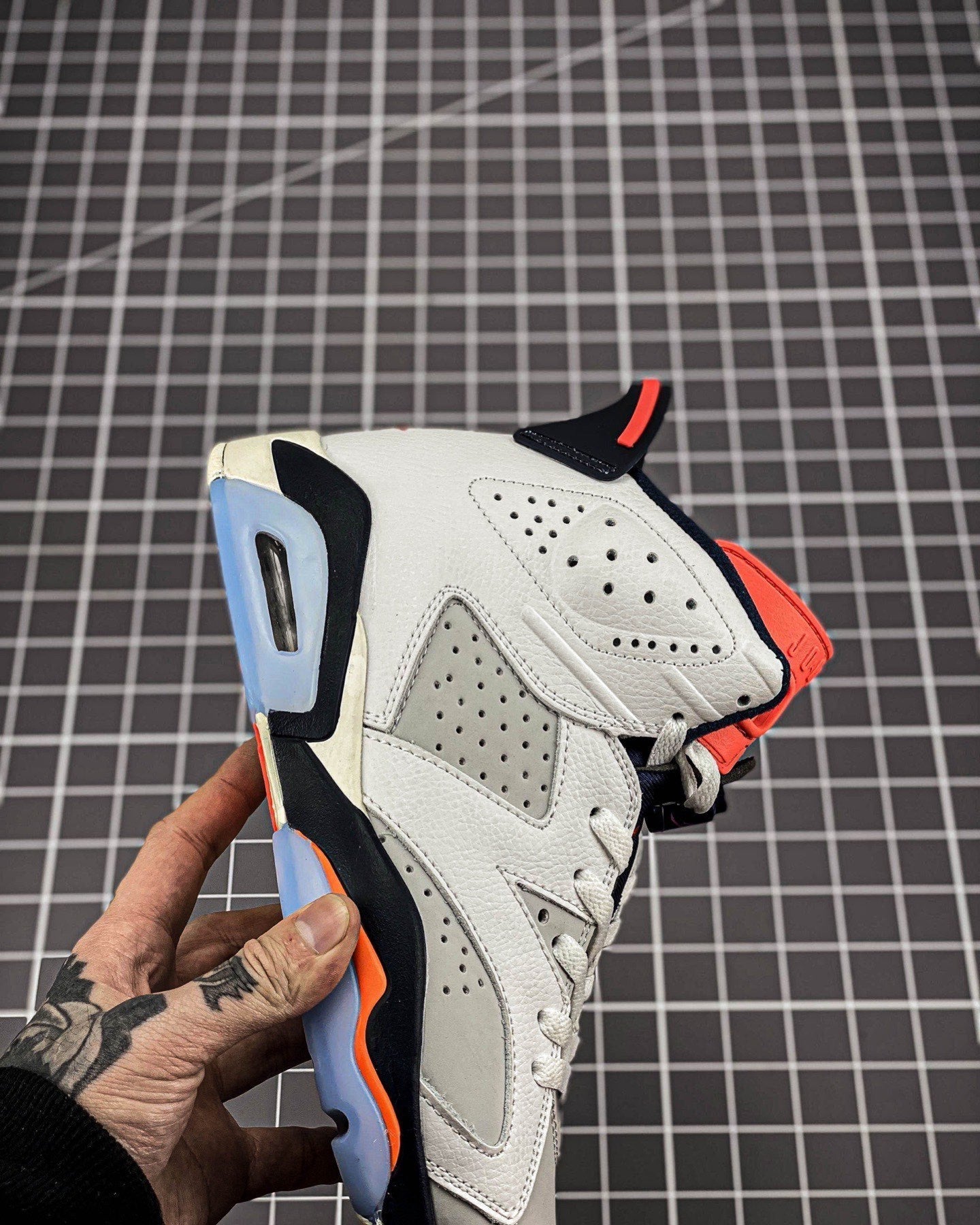 AJ6