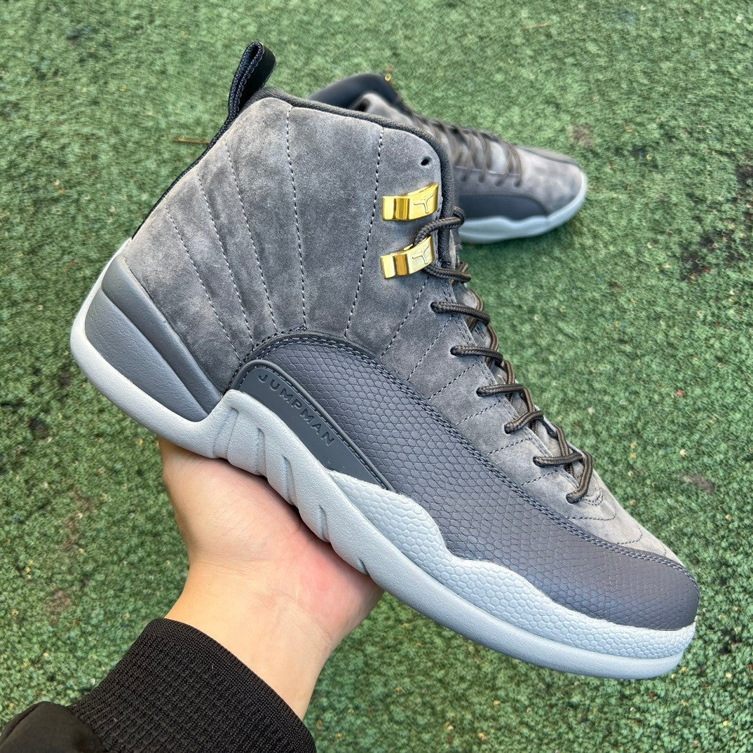 12 Grey Frog