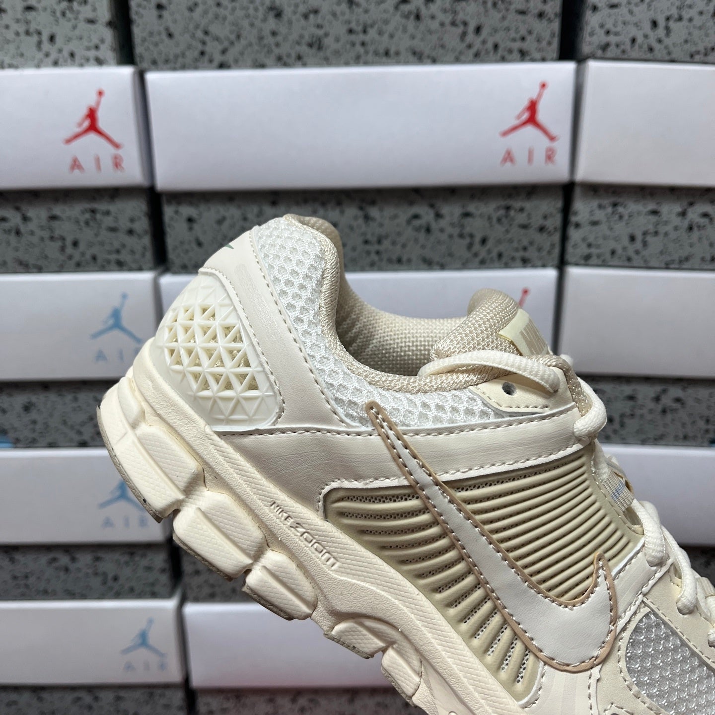 Vomero 5 Sand Pale Ivory