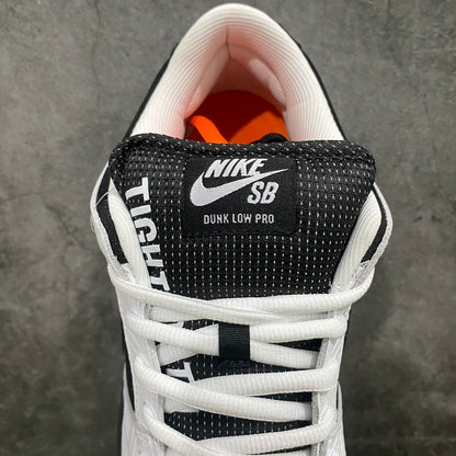 Dunk SB TIGHTBOOTH