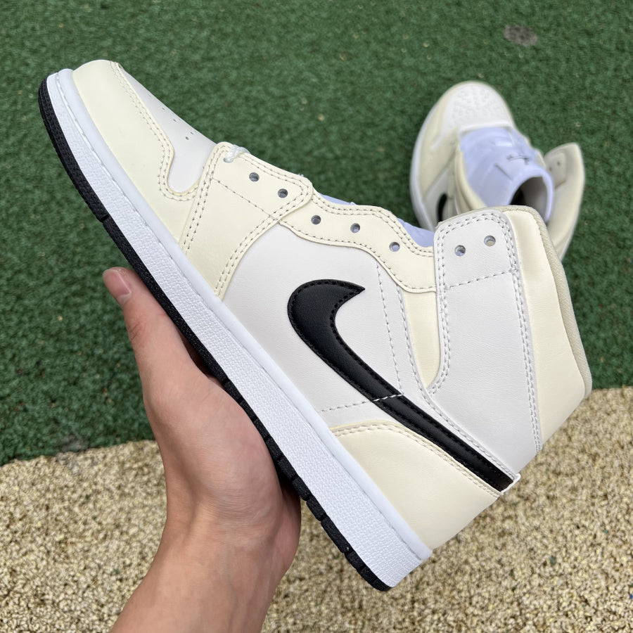 AJ1 MID Coconut Milk