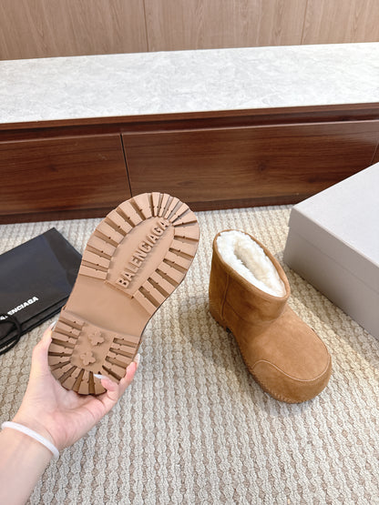 BLG Alaska Suede Boots