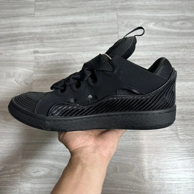 Curb Black