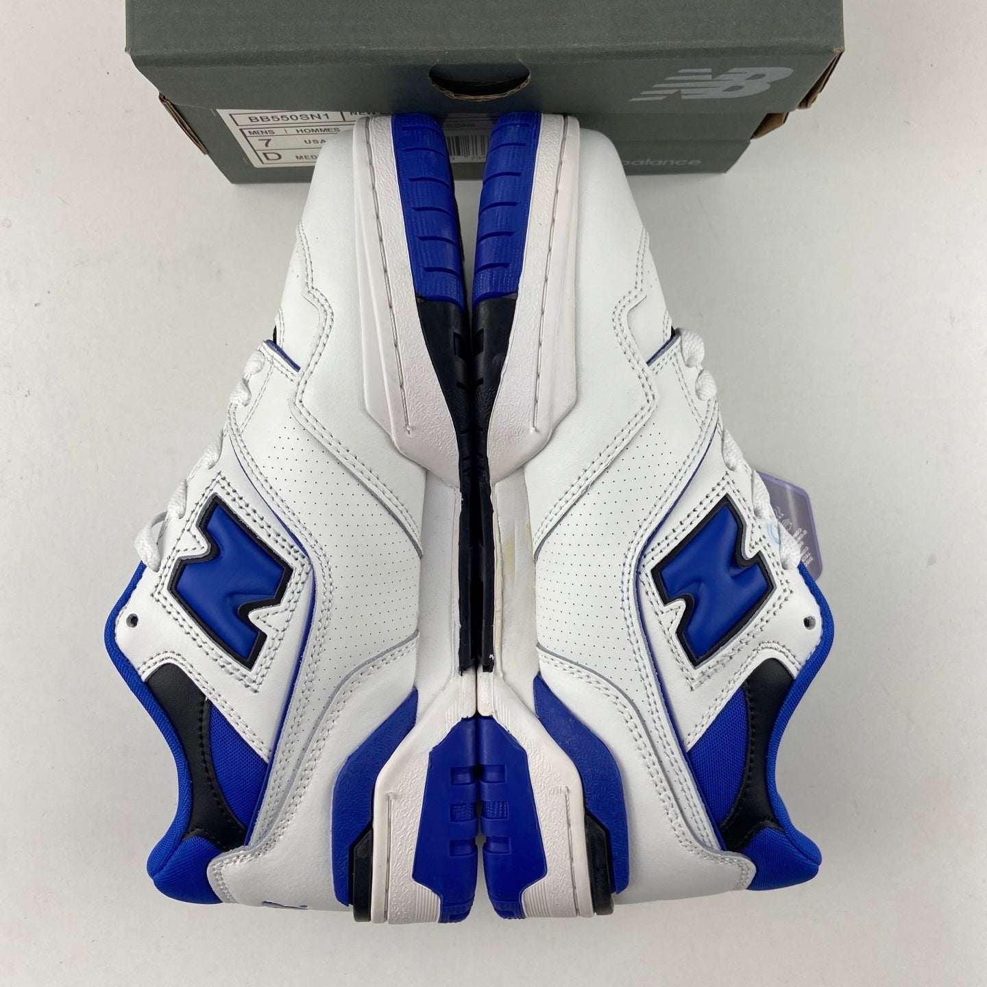 550 White and Blue