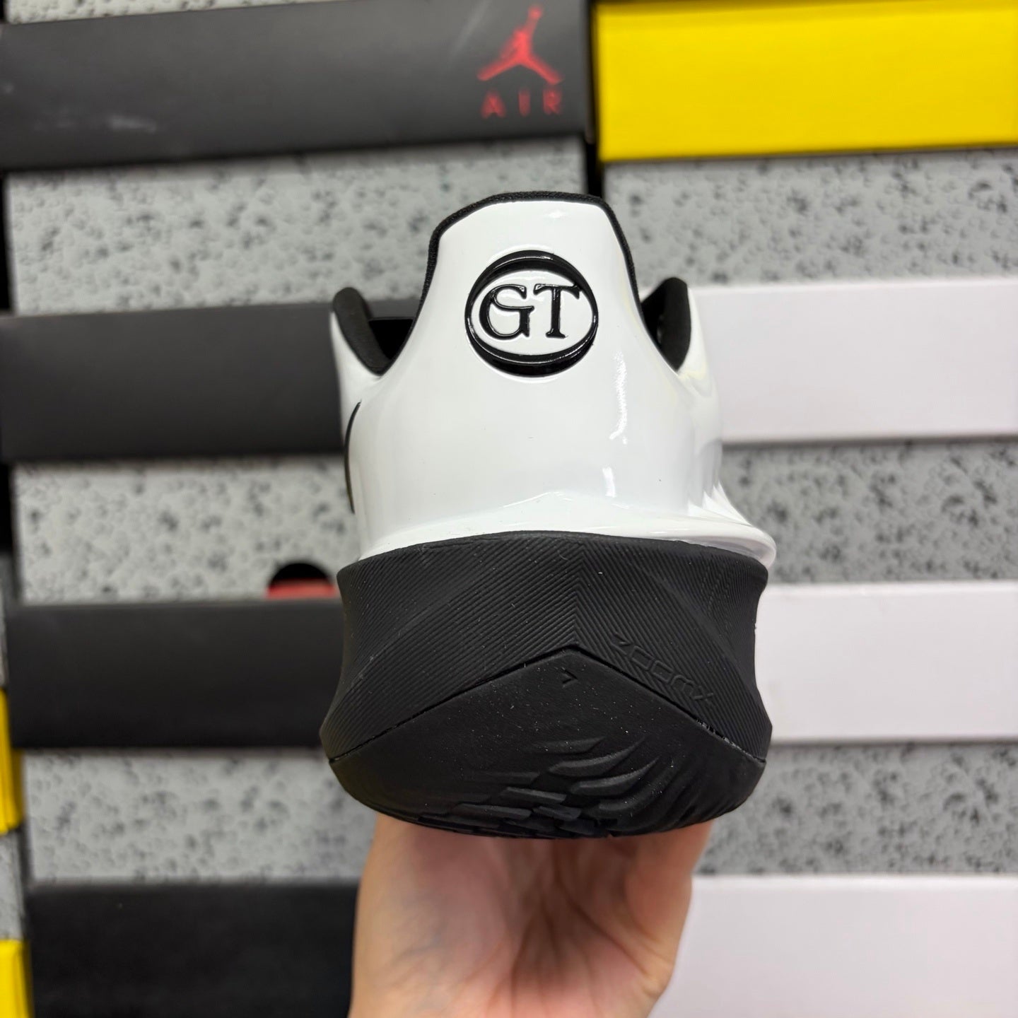 Basquetebol NK G.T Cut 4 Black/White