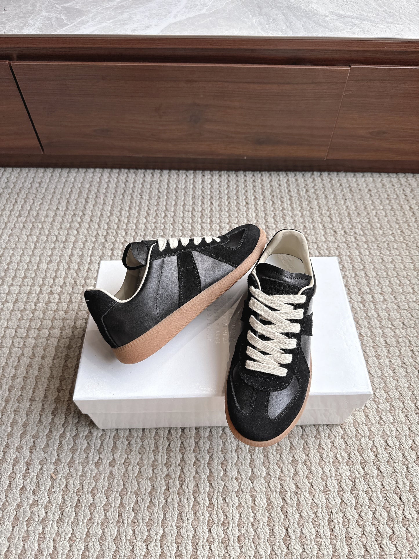 Maison  Brown Gum Sole