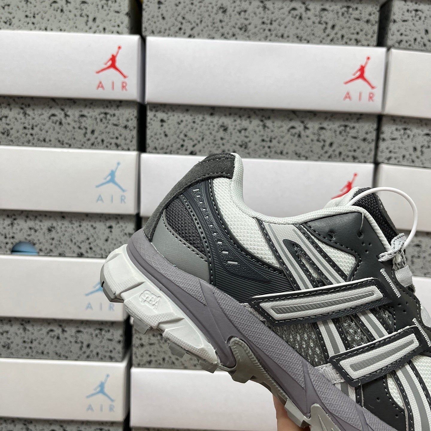 GEL-SONOMA TR62 Concrete/Obesidan Grey