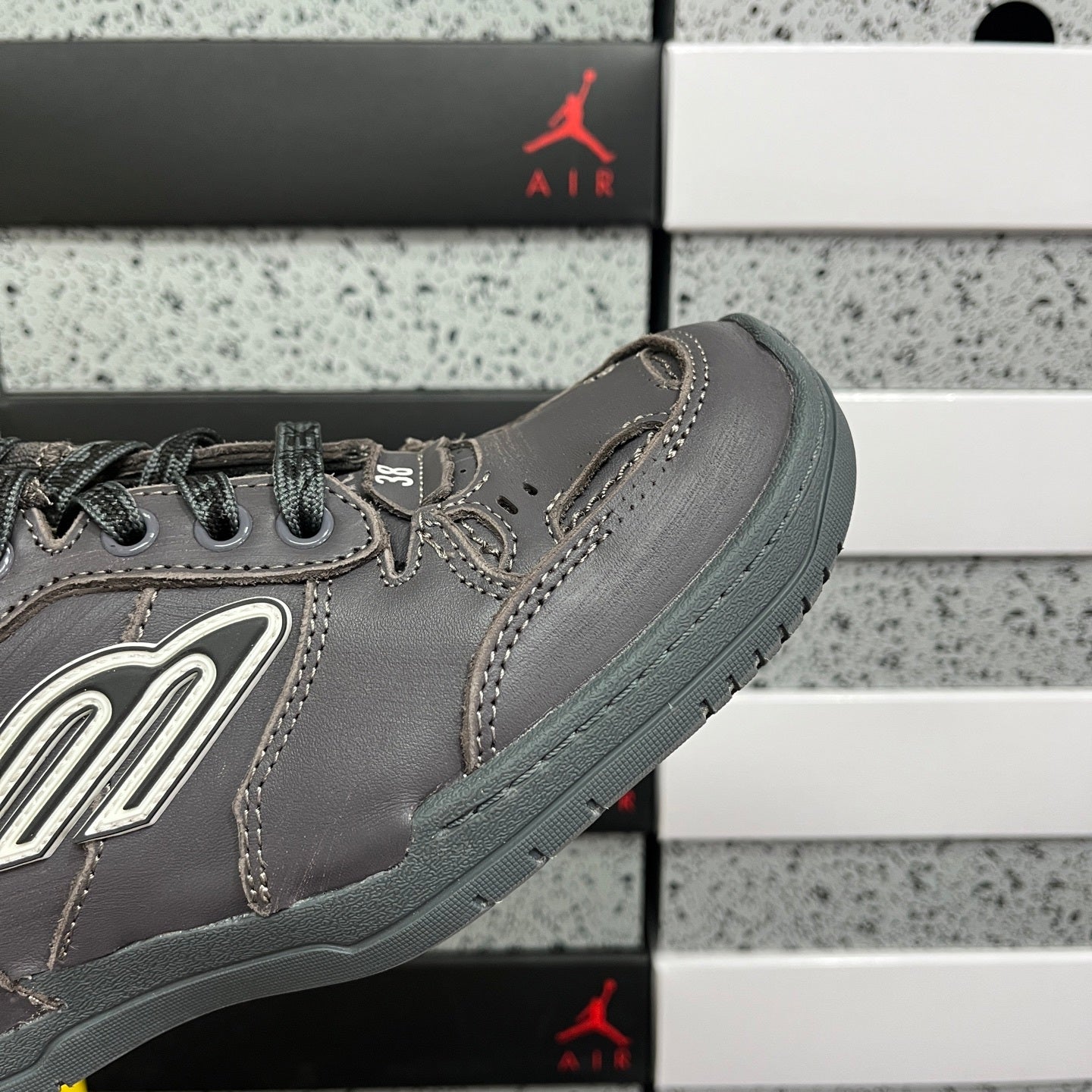 BLG Hamptons Black