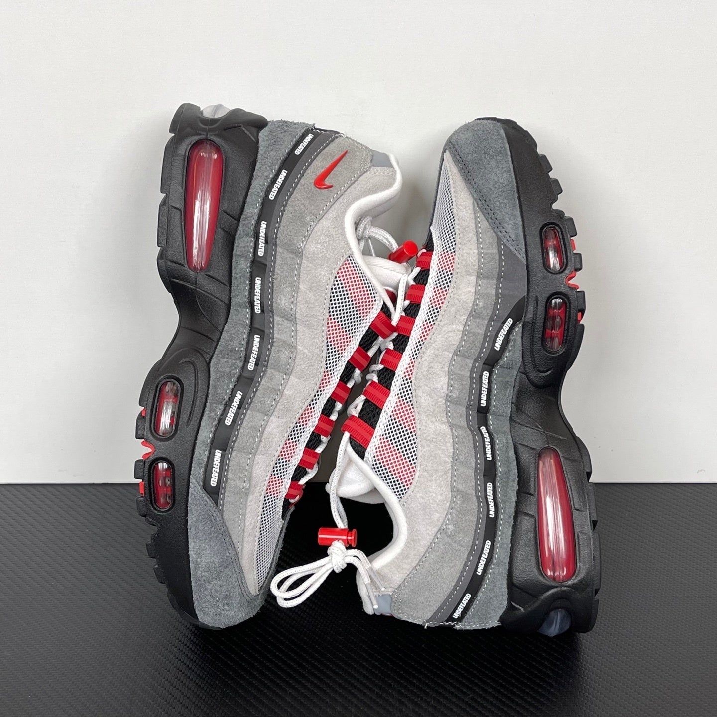 95 Undefeated Black Red