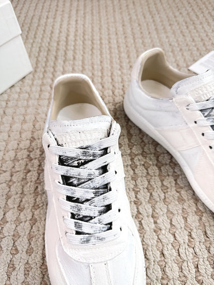 Maison Full White Paint Laces