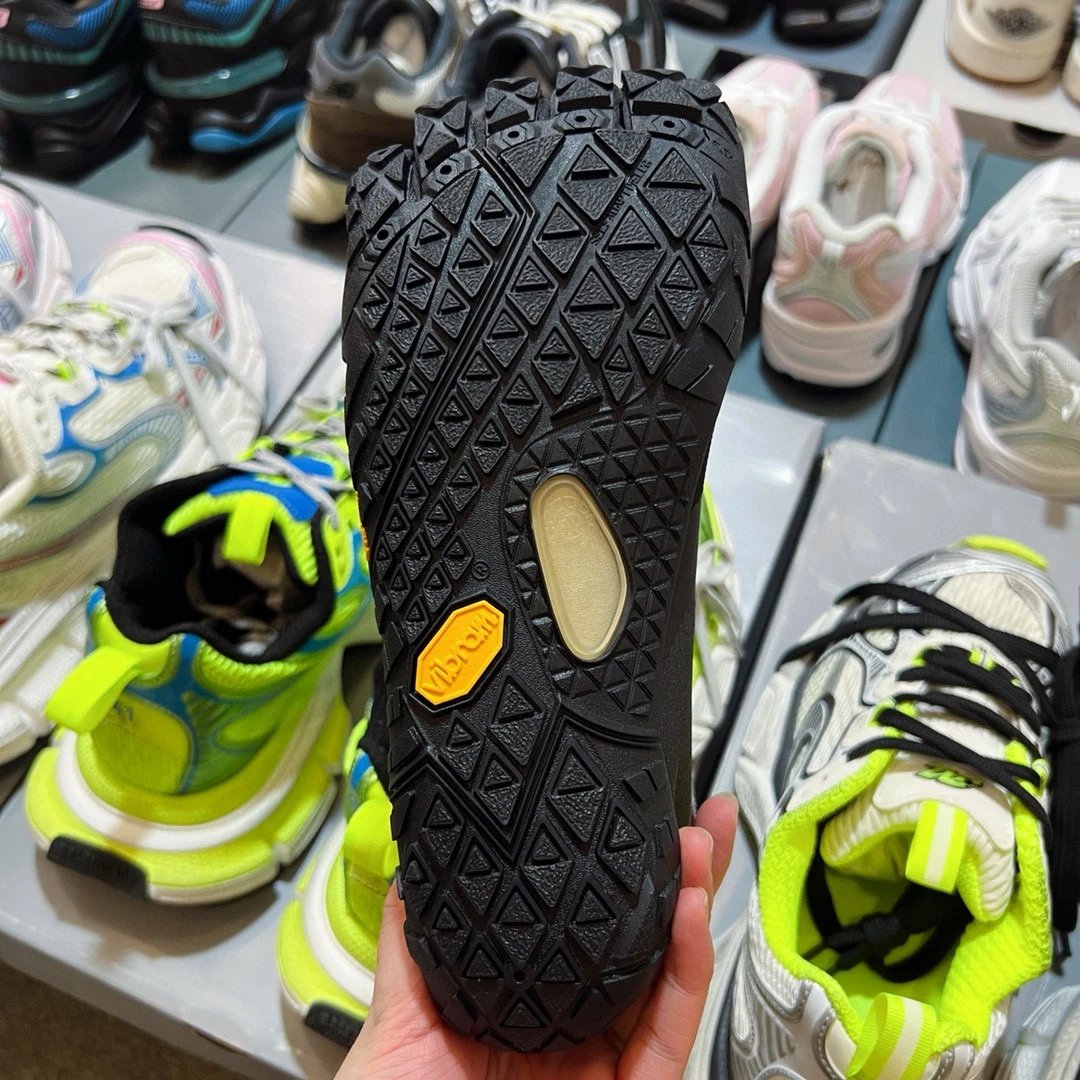 Suicoke All Black