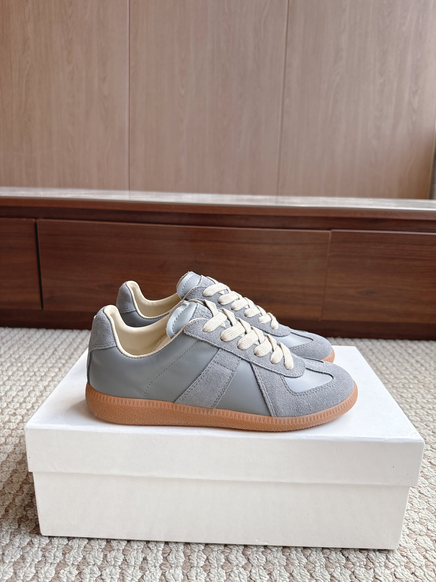 Maison Light Blue Lether