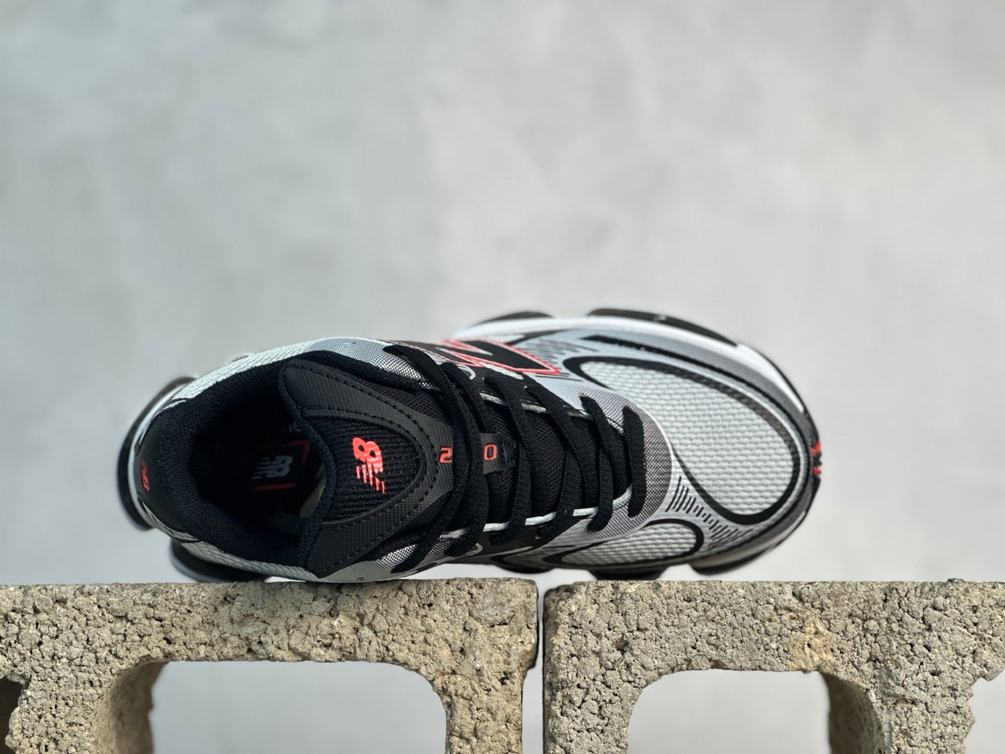 2000 Black and Red