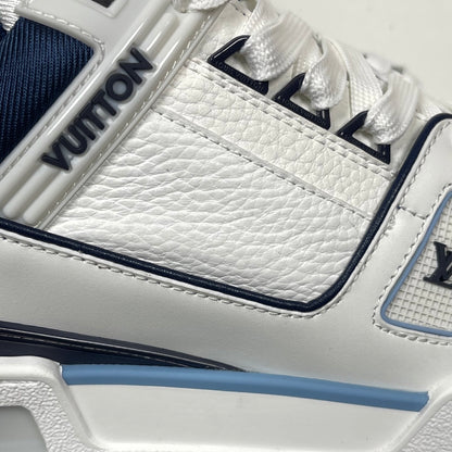 Trainer White and Dark Blue