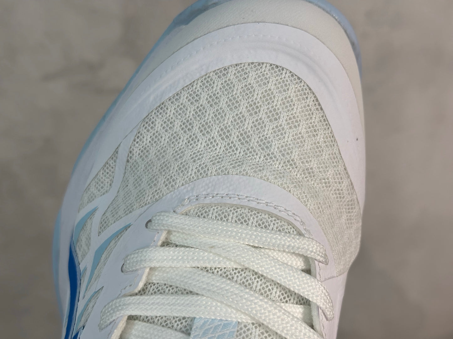 Gel-Tactic 12 White/Blue