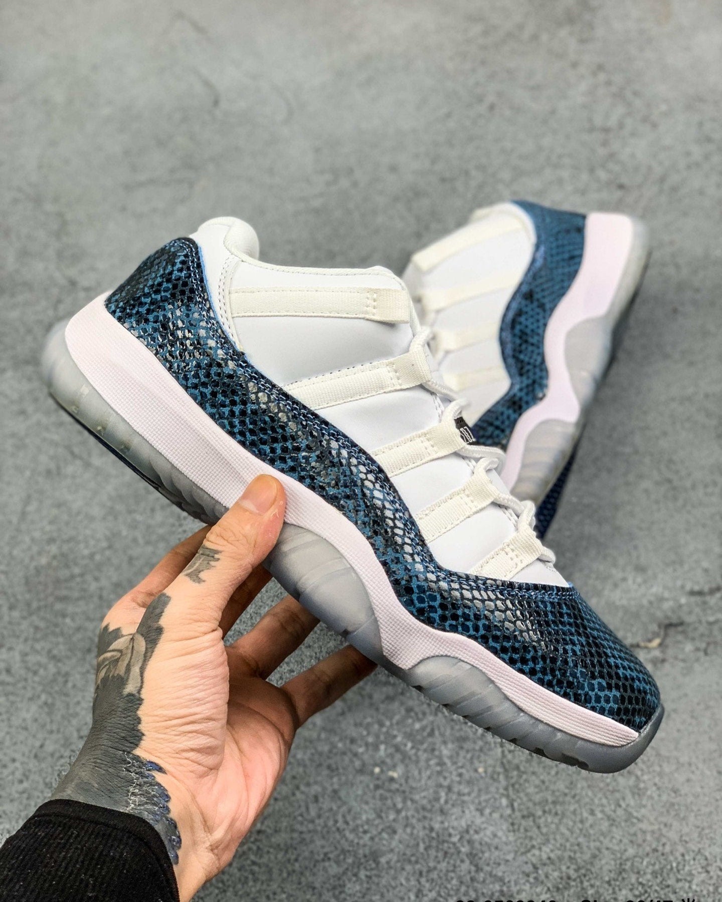 AJ11 Snake Blue