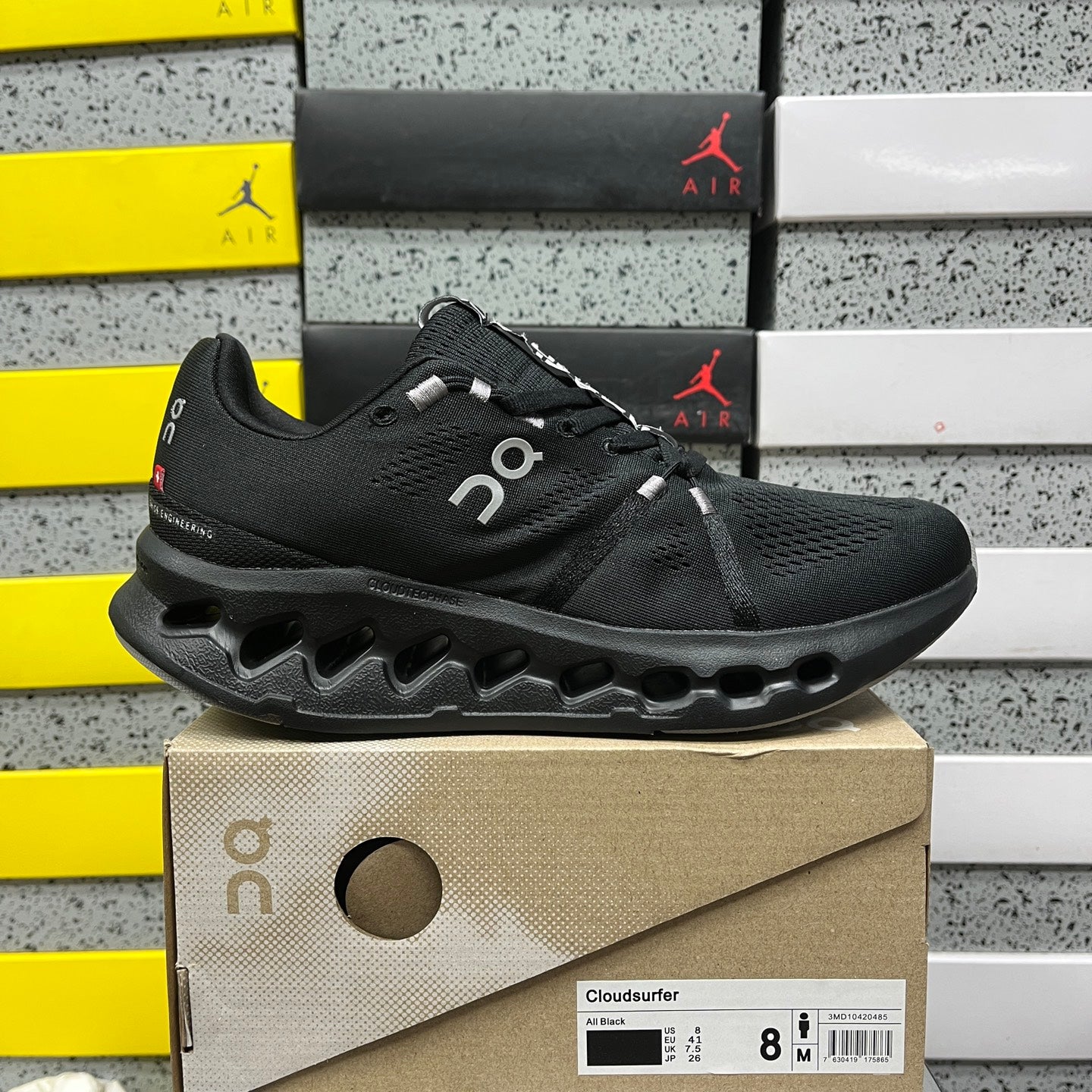 On Cloudsurfer All Black