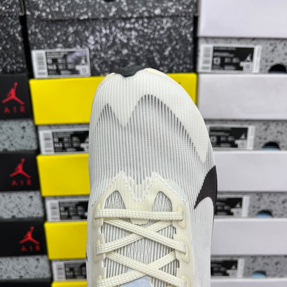 ZoomX Vaporfly Next% 4 Light Grey