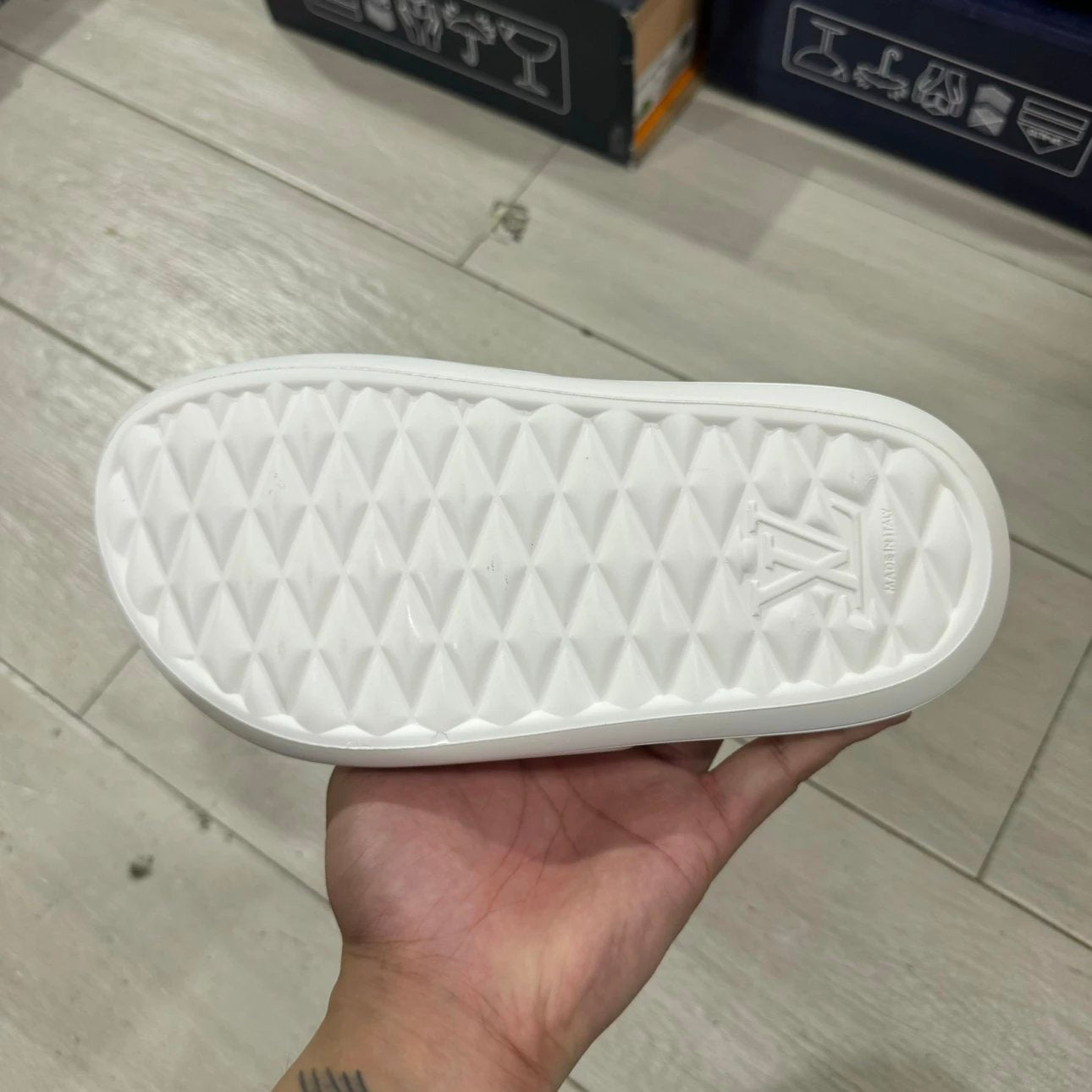 Chinelo Lv Branco
