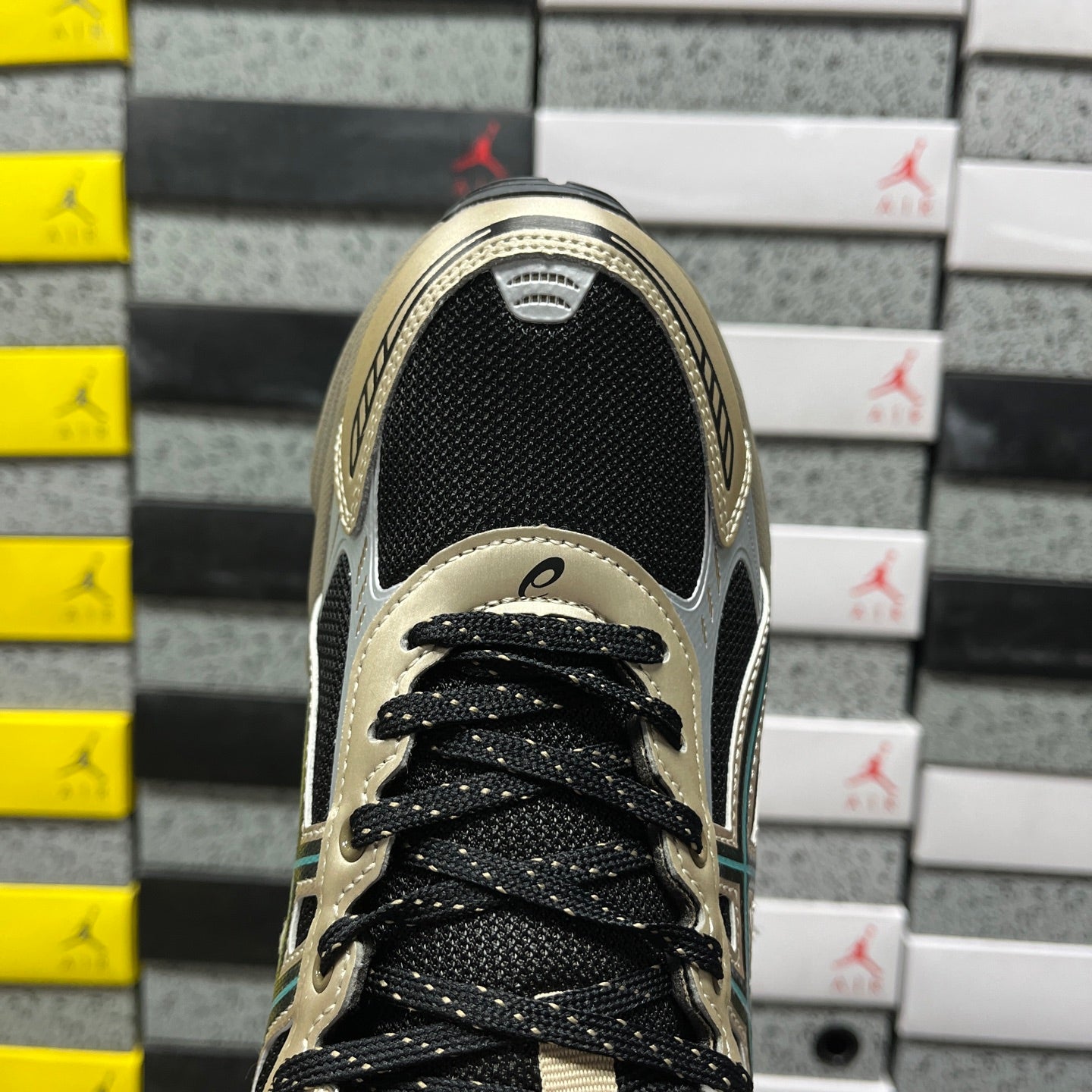 Gel-Kinetic Fluent Brown and Blue