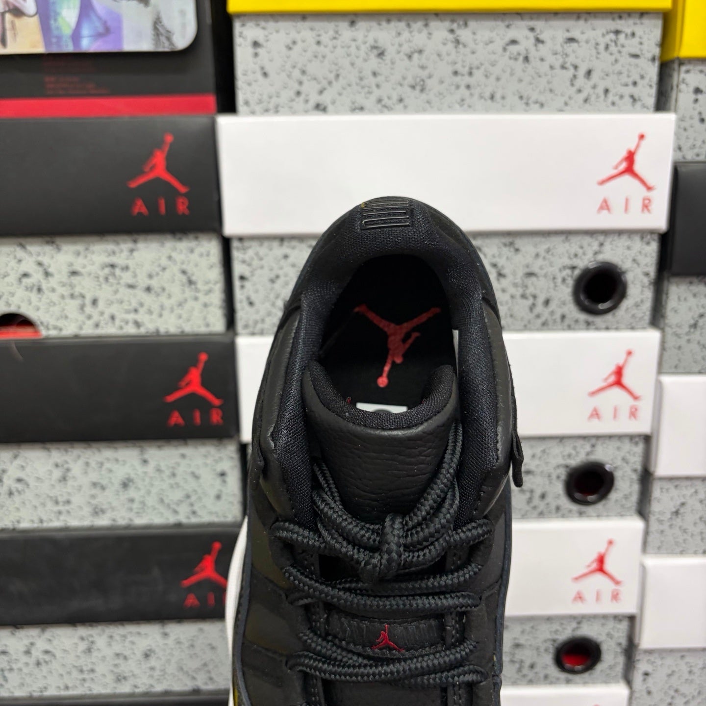 AJ11 Low Black