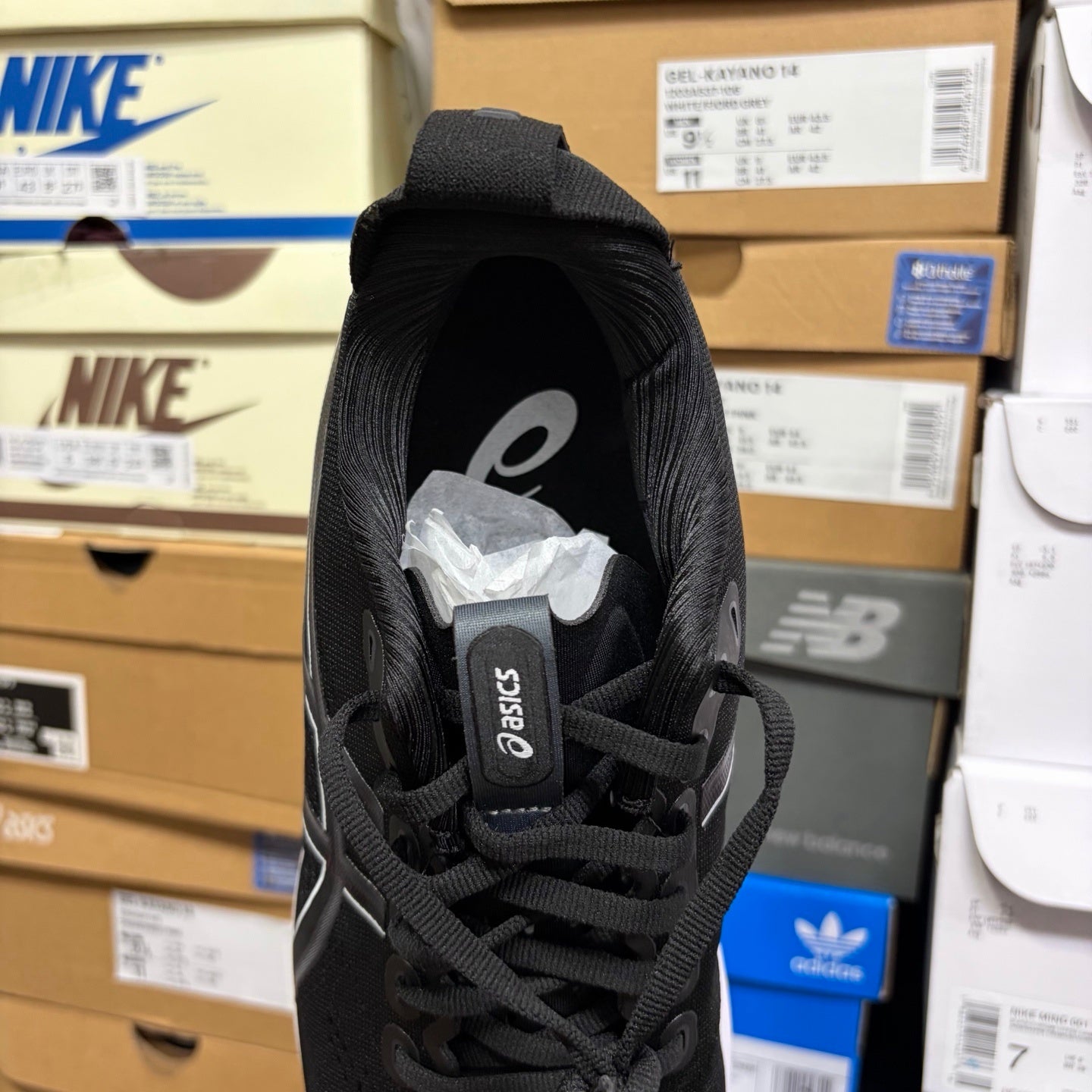 GEL-KAYANO 32 Black/White