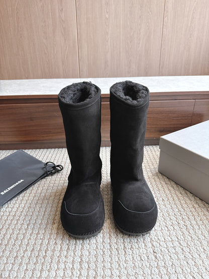 BLG Alaska fur suede boots Black