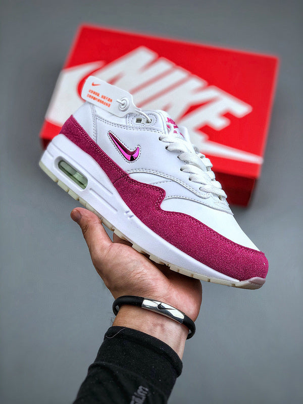 Air Max 1 Valentine's Day